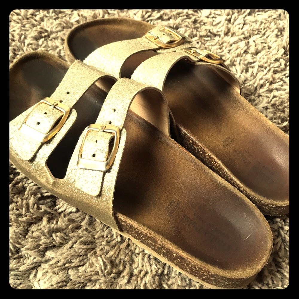Gold really nice and comfy like Birkenstock’s